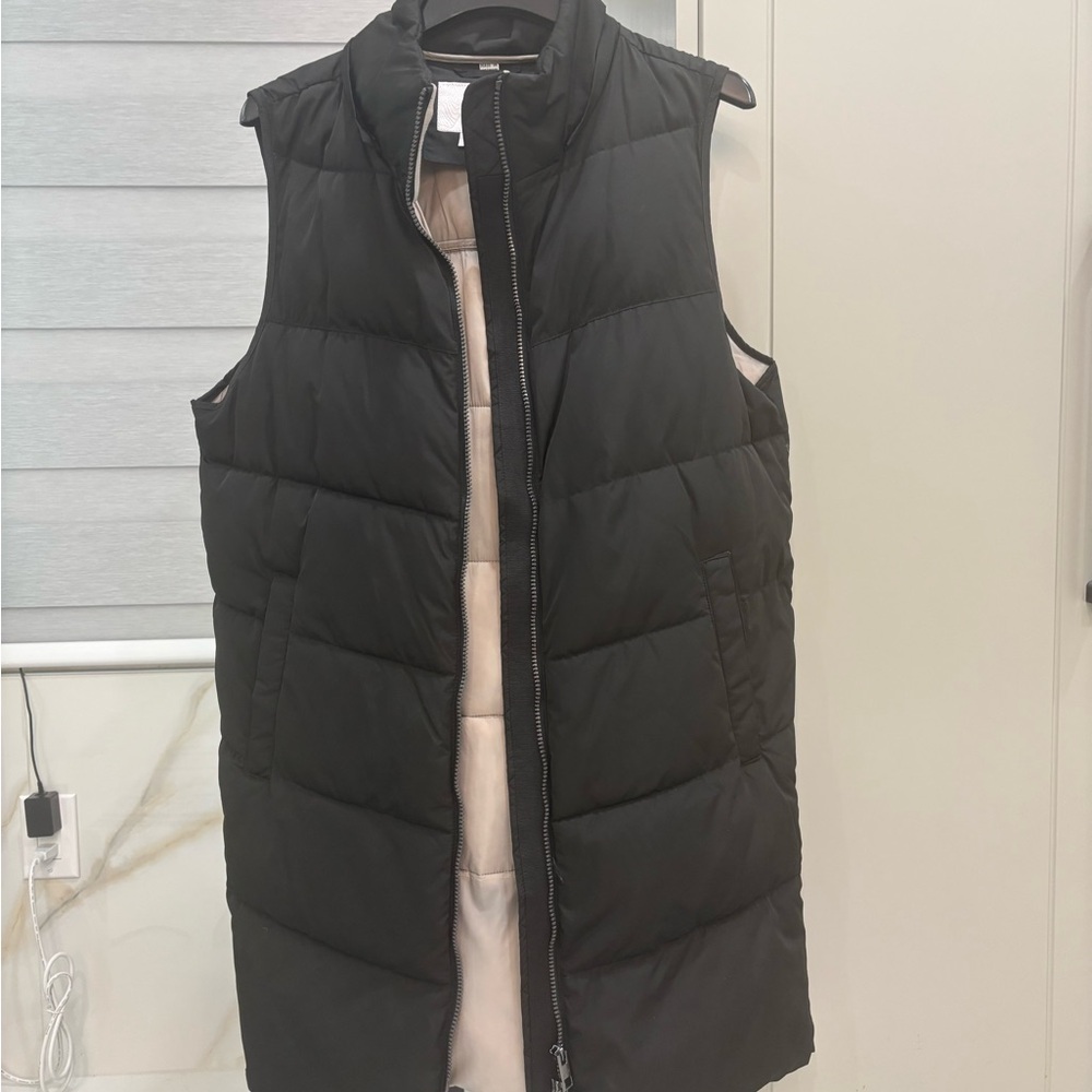 Women's Black Puffer Vest